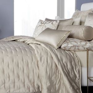 Hotel collection fresco quilt for queen and 2 euro shams